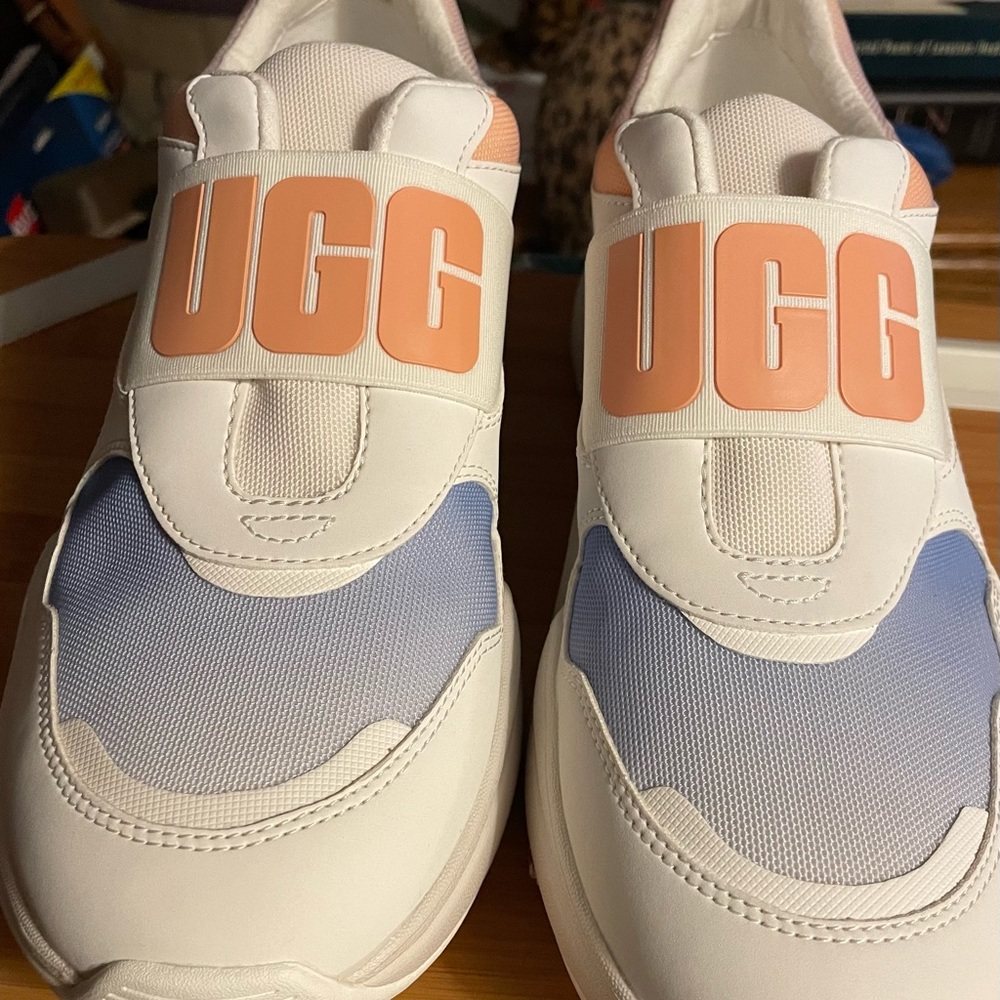 UGG LA Flex Gradient Logo Chunky Sneakers-Never worn